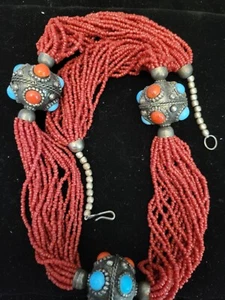 Vintage Multistrand Seered Beaded Meatal Large Beads 24 Inches Necklace 1990s - Afbeelding 1 van 6