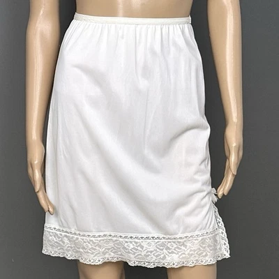 De colección Young Her Majesty Juniors 9-10 Medio Deslizamiento Blanco Nylon EE. UU. Almohada Pestaña Encaje Foto 1 de 4