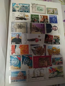 Collezione Stock Francobolli Con Raccoglitore - Foto 1 di 10