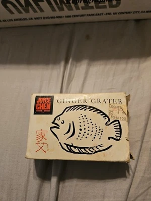 Rallador de pescado y ajo Joyce Chen Japón vintage porcelana blanca Foto 1 de 4