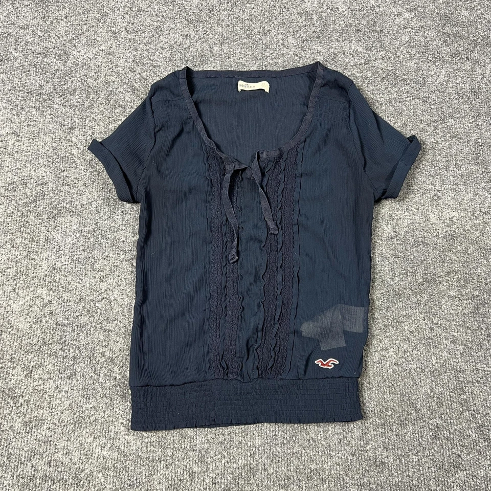 Camisa Hollister para mujer XS azul marino con ribete de encaje cuello atado Bella Y2k manga corta Foto 1 de 4