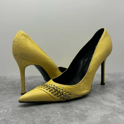 Zapatos de salón Versace clásicos de cuero amarillo con cadena de pitón de colección talla 37 punta alta Foto 1 de 4