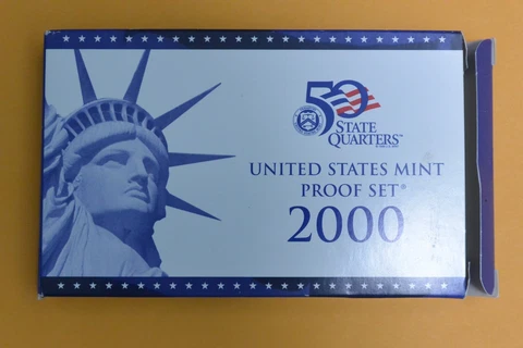 2000 US Mint Proof 10-coin Set Cover