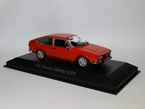Alfa Roméo GTV de 1976 Rouge au 1/43 de Minichamps / Maxichamps 940120120
