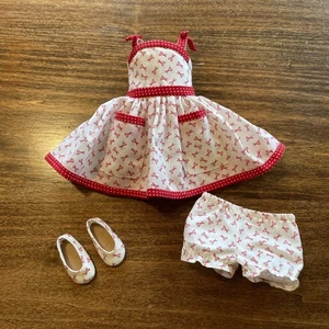 1996 Betsy McCall Welcome Back Betsy Kleid und Schuhe Scherenmuster gebraucht, in einwandfreiem Zustand - Bild 1 von 7