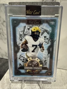 🔥🏈2024 Wild Card AZZURRO 5 CARTE DRAW Donovan Edwards (PRC) 3/3 COMANDANTI - Foto 1 di 10