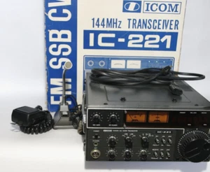 Nadajnik-odbiornik ICOM IC-221 z oryginalnym pudełkiem i 2 mikrofonami potwierdzony zasilaniem - Zdjęcie 1 z 10