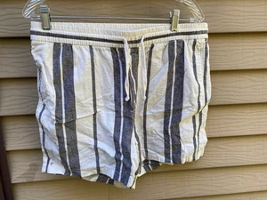 Men's H&M Regular Fit Draw String Linen/Blend MED 32" Elastic Waist Shorts  - Picture 1 of 3