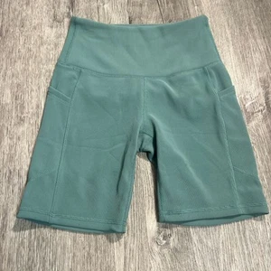 Move Theology Ribbed Sage Green Biker 7" Shorts Pockets NWT Size Small - Picture 1 of 5