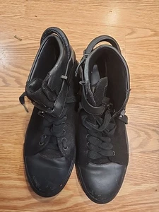 en's Sneaker Leather in Black SZ 9. Sz 42 European. S23 - Picture 1 of 6