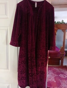 Vintage Burgundy Red Velvet Robe Large To Extra Large - Picture 1 of 6