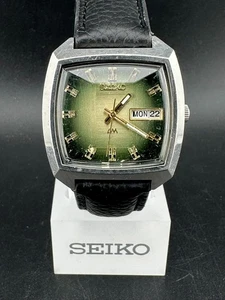 Seiko LordMatic 1973 para hombre automático esfera verde día/fecha Eng/Kanji 35 mm 5606-5120 - Imagen 1 de 11