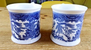 Pari of Vintage Queen's Willow Pattern Fine Bone China Mugs - Picture 1 of 6