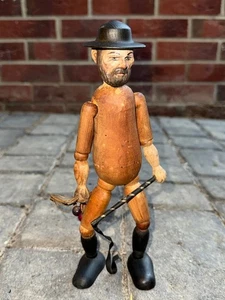 SELTENE ANTIKE HANDGESCHNITZTE HOLZ GELENKFIGUR EINES MANNES mit HUT - LEGENFIGUR ? - Bild 1 von 20