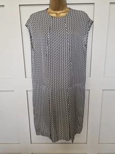 Aquascutum Silk Dress UK 10 Navy White Silk Pockets Geometric 'A' Print - Picture 1 of 10