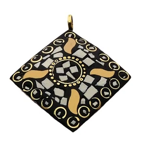 Colgantes Tibetanos Grandes Cuarzo Blanco Piedra Chapado en Oro Napali Joyería Hecha a Mano - Imagen 1 de 3