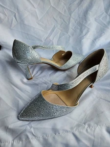 Zapatos de salón de vestir Alex Marie Brixley con correa asimétrica de estrás, talla 9 plateados nuevos sin etiquetas - Imagen 1 de 7