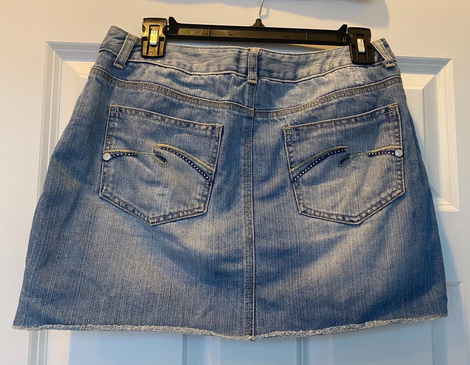 Limited Too Women’s Denim Jeans Skirt Sz 29 - Image 1 of 4