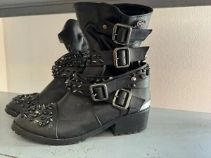 Buffalo Stiefel Nieten Rock schwarz 38 Stiefelette - Bild 1 von 1