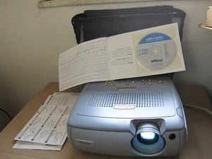 Infocus LP540 LCD Digital Projector With User's Guide CD, Quick Set up and Case - Picture 1 of 9