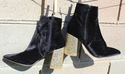 Betsey Johnson 靴子 靴子 7,7.5 黑金亮片 圣诞节 新年优惠 — 第 1/4 张图片