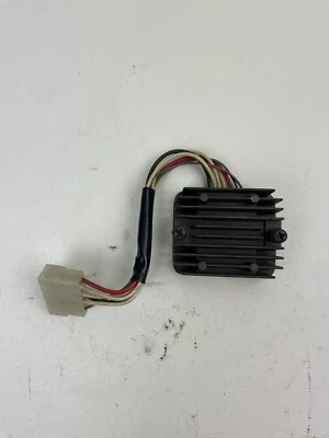 Yamaha XJ700 1985 regulador de voltaje rectificador Foto 1 de 4