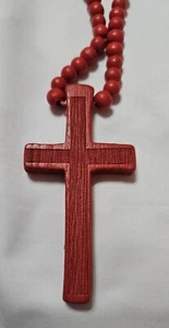 Rotes Kreuz Holz Holz Halskette  - Bild 1 von 2