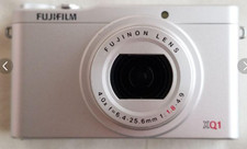 FUJIFILM Digital Camera XQ1 Silver F FX-XQ1S Excellent Japan