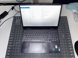 Lenovo LOQ 15IRH8 Gaming Laptop (24 GB RAM, 1 TB SSD, GeForce RTX 3050) Upgraded - Afbeelding 1 van 14
