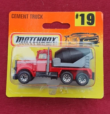 1996 MATCHBOX SUPERFAST #19 RED PETERBILT CEMENT TRUCK BLACK BARREL NEW ON CARD  - Bild 1 von 2