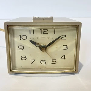 General Electric Company Alarm Clock Model 7300 Vintage USA WORKS - Picture 1 of 5