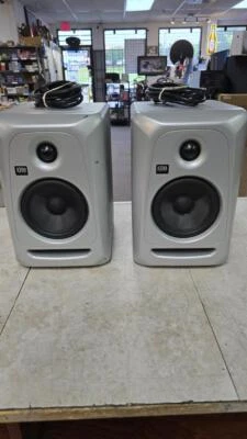 KRK SYSTEMS ROKIT POWERED 5 (APX024399) Foto 1 de 4