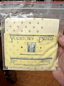 14 count YORKTOWN PRINTS  14.5" Square Cross Stitch Ecru Aida dab green Flower - Picture 1 of 6