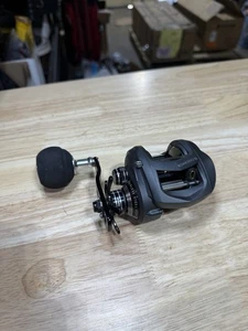 Okuma Komodo SS Low Profile Baitcast Reel W/ Extended Power Handle KDS-364 READ - Picture 1 of 12