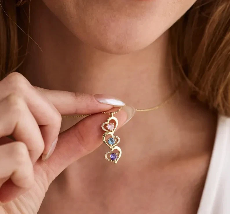 Collar colgante redondo de piedra de nacimiento simulada de 1 quilate chapado en oro amarillo de 14 k Foto 1 de 4