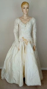 ABITO DA SPOSA VINTAGE ANNI 80 AVORIO BIANCO IMPREZIOSITO DUCHESSA VITTORIANA SETA 8 - Foto 1 di 10