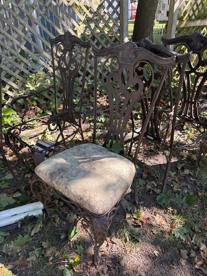 sillas antiguas de hierro forjado para comedor Foto 1 de 3