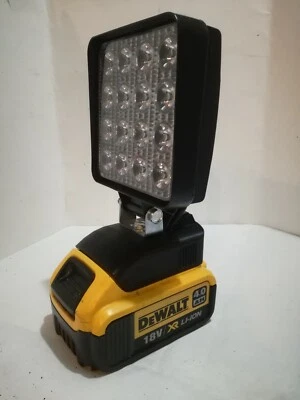Faretto LED 48W, IP 67 per batterie Dewalt serie XR 18V 2-4-6 A li-ion - Immagine 1 di 4