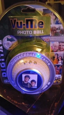 DIGITAL PHOTO FRAME - VU-ME GOLF BALL - HOLDS 70 PHOTOS - Image 1 of 2