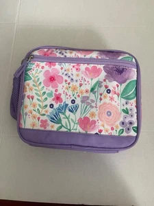 Bolsa de almuerzo Pottery Barn Kids Mackenzie lavanda florales paquete frío - Imagen 1 de 5
