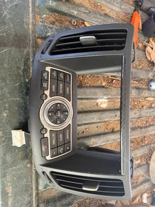 10-13 INFINITI G37 G35 FX35 EX35 INFO GPS Screen Radio Trim & Vents & CONTROLS - Picture 1 of 3