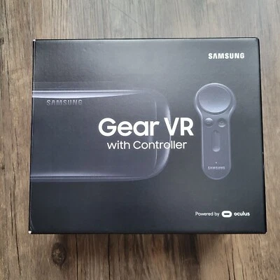 Samsung Gear VR SM-R324 With Controller - Complete - Powered by oculus - Image 1 of 4