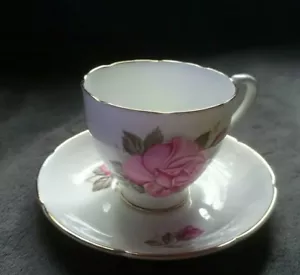 VINTAGE CONSORT FINE BONE CHINA ENGLAND PINK ROSE FLOWER TEA CUP & SAUCER - Picture 1 of 6