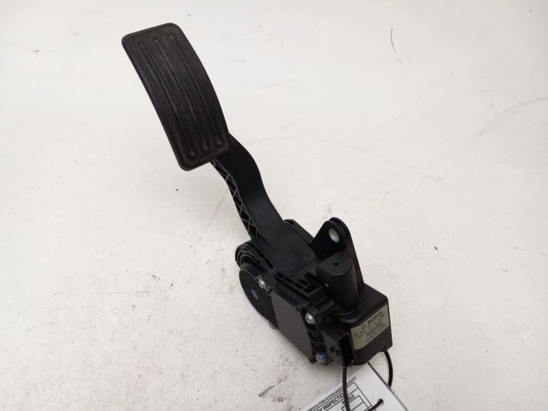 Nissan Altima 2009 pedal de gasolina Foto 1 de 4