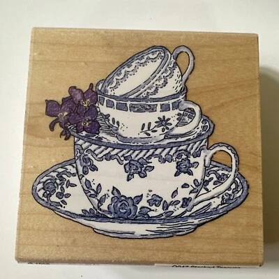 Estampilla de goma Stampendous Stacked China Teacups Platillo 1998 Q047 Foto 1 de 4