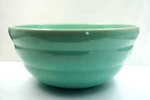 Vintage Bauer Pottery Beehive Ringware Large #12 Nesting Bowl Green - Picture 1 of 3