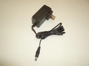 ADAPTADOR DE CA FUENTE DE ALIMENTACIÓN DE PARED LEADER 503913-004 12VDC 750mA 2.5mmID 5.5mmOD - Imagen 1 de 2