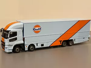 TARMAC WORKS 1:64 SCALE MITSUBISHI FUSO CAR TRANSPORTER GULF LIVERY - Picture 1 of 7