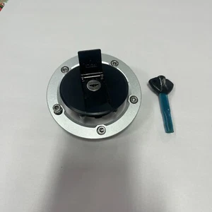 0 MILE 08-20 SUZUKI HAYABUSA OEM GAS CAP LOCK WITH 1 KEY 37100-15H80 - Foto 1 di 7