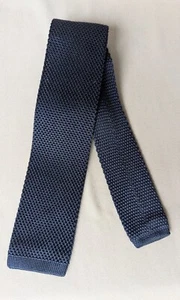 "Corbata tejida extremo cuadrado 100 % seda azul marino 2,5 X 56"" COS" - Imagen 1 de 5